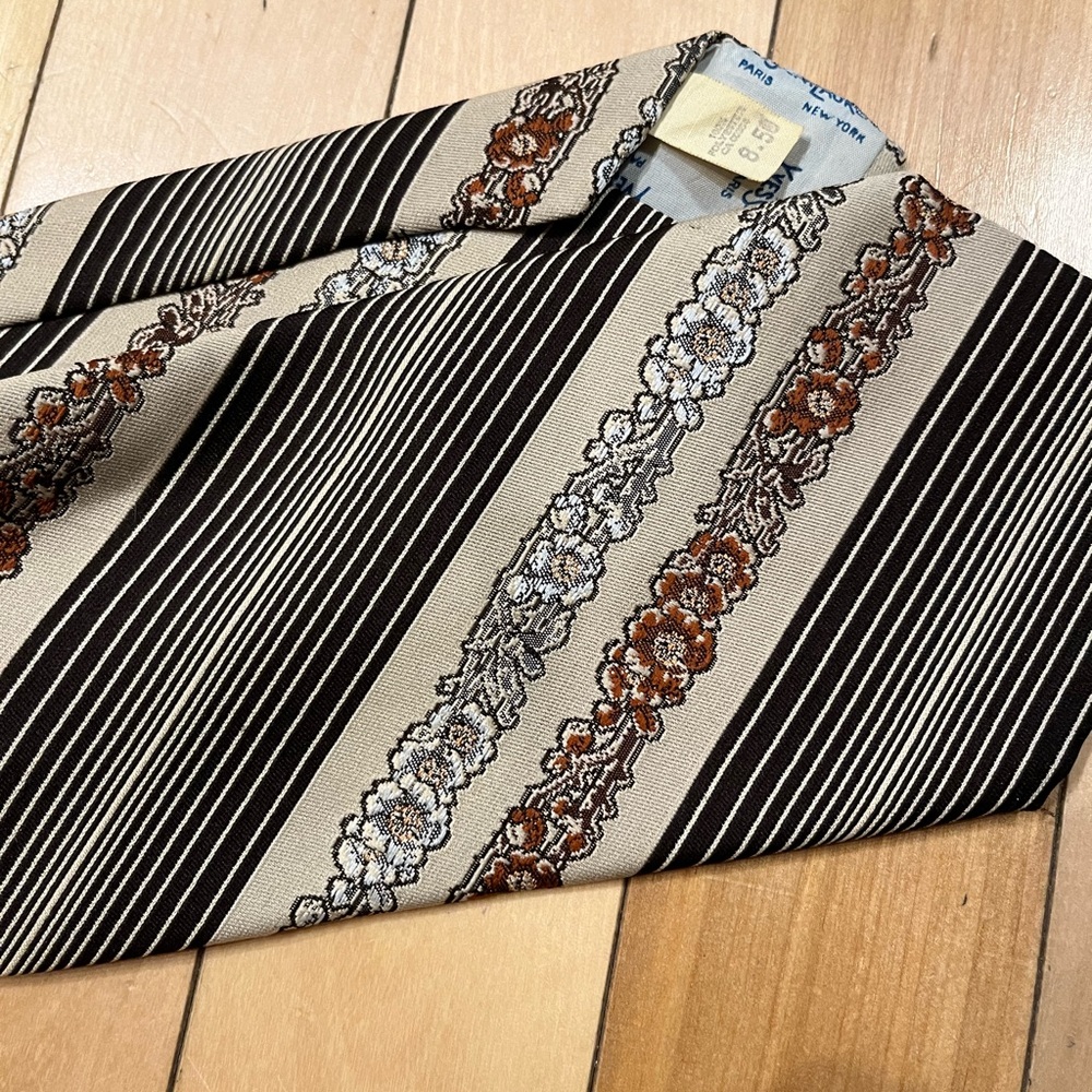 Yves Saint Laurent tie vintage